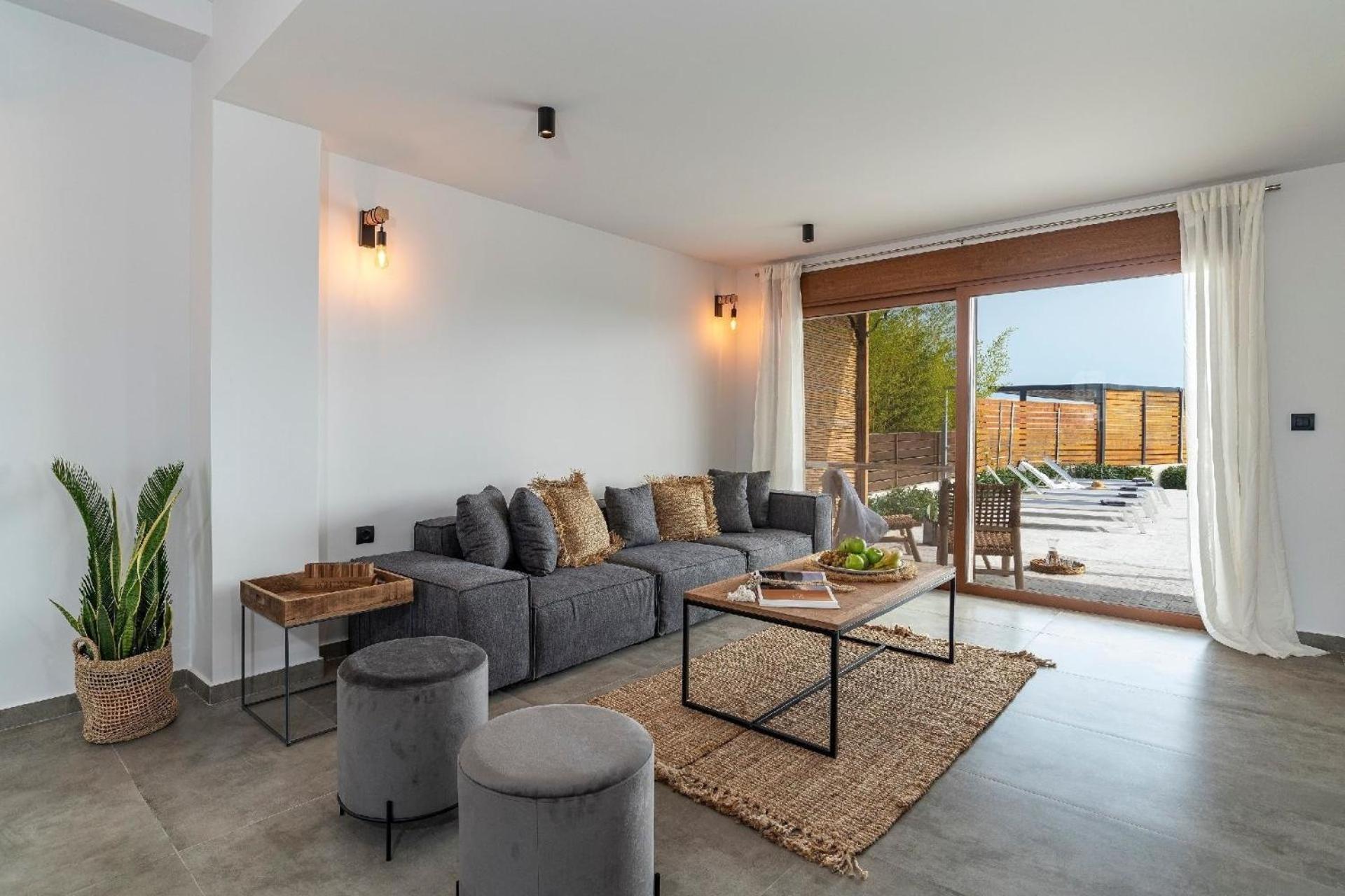 Haus In Afantou - Privater Parkplatz Und Pool