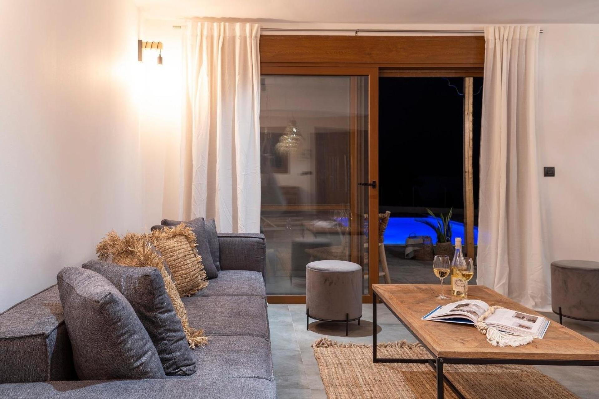 Haus In Afantou - Privater Parkplatz Und Pool *